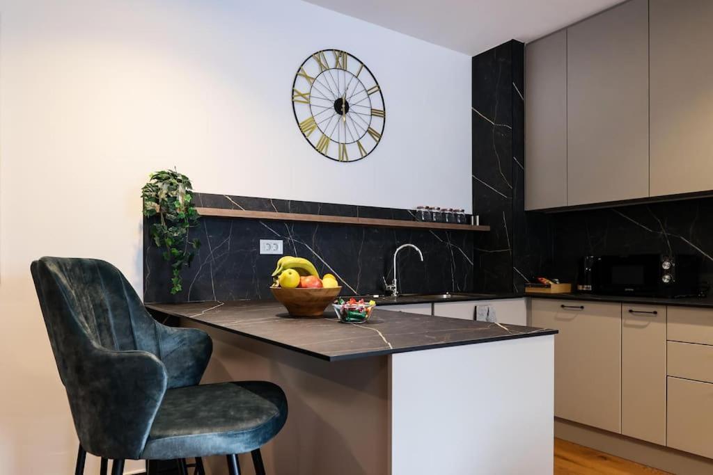 Luxury Vista Haven - Apt2, Free Parking Apartmán *