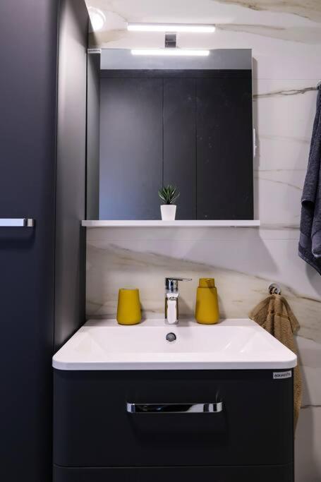 Luxury Vista Haven - Apt2, Free Parking *